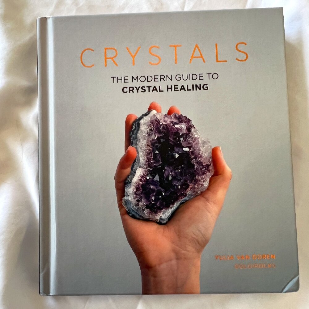 Hardie Grant Crystals the Modern Guide to Crystal Healing